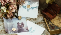 Hé lộ thiệp cưới đẹp như mơ của Ưng Hoàng Phúc và người mẫu Kim Cương