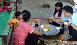 Thiếu nữ 20 tuổi trở về nhà trước sự ngỡ ngàng của người thân sau 7 năm mất tích