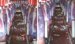 Hình ảnh đầy rác và túi nilon trên xe khách du lịch sau khi trả khách khiến nhiều người ngán ngẩm