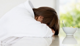 Làm vợ đại gia, mỗi đêm tôi đều chứng kiến cảnh tượng không thể tin nổi trong phòng ngủ, ra ngoài vẫn phải tươi cười