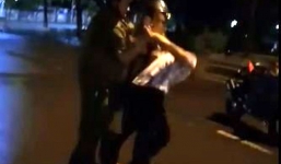 Người quay clip kể lại việc CSGT bất ngờ ngã xuống đất khi làm việc với người vi phạm