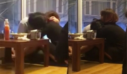 Đỏ mặt với hành động thân mật thái quá của đôi nam nữ trong quán