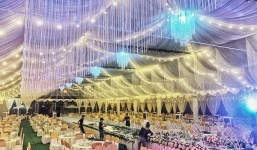 Hé lộ chi tiết 'khủng' trong đám cưới của cặp đôi chi 1 tỷ tiền trang trí, cổng chào như cung điện, ca sĩ Ngọc Sơn về biểu diễn