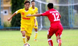 Thầy Quang Hải chê đồng đội Công Phượng tới tấp