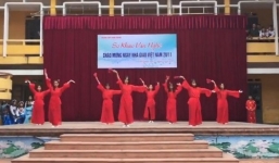 Chào mừng ngày 20/11, nữ sinh Việt tri ân thầy cô bằng điệu múa cổ trang TQ gây tranh cãi