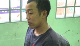 Tài xế container cầm mã tấu truy sát 2 bảo vệ công ty vì lời nhắc nhở đeo thẻ ra vào