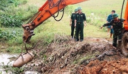 Nghệ An: Phát hiện quả bom 'khủng' nặng 300kg dưới mương nước