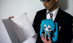 Đàn ông Nhật chi cả triệu yên để tổ chức đám cưới với 'vợ ảo'