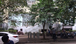 Hoảng hốt khi chứng kiến bé trai 5 tuổi rơi từ tầng 7 chung cư xuống đất