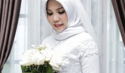 Vụ rơi máy bay Indonesia: Cô dâu chụp ảnh cưới một mình, hoàn thành ước nguyện của vị hôn phu xấu số