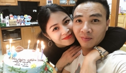 Vừa hôm qua MC Hoàng Linh công khai chia tay, hôm nay hôn phu đã post ảnh cả hai vẫn thắm thiết