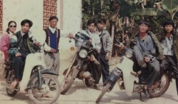 Nhận diện hội bạn thân rich kid đời đầu: Cưỡi xe Cub xịn sò, combo áo jacket mắt kính râm siêu ngầu