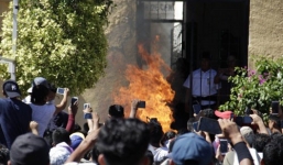 Thế giới 24h: Bị thiêu sống vì tin đồn trên mạng gây hoang mang