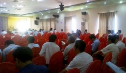 PCT huyện bỏ ngang cuộc họp quan trọng: 'Tôi vội về trước đi đám tang bố Bí thư Huyện ủy'