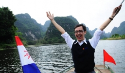 Thầy giáo Hà Nội gây bão khi viết status: 'Đừng tặng hoa hay quà, hãy tặng thật nhiều phong bì nhân ngày 20/11'