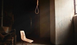 Phát hiện kế toán xã tử vong trong tư thế treo cổ