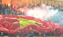 VFF siết chặt an ninh, chống pháo sáng ở trận Việt Nam - Malaysia