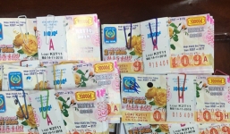 Hi hữu chuyện một cán bộ sắp về hưu trúng thưởng 80 tờ vé số