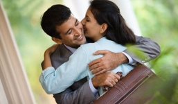 Cặp vợ chồng ai trông cũng thấy ngời ngời hạnh phúc nhưng cô vợ lại có một bí mật động trời được cất giấu