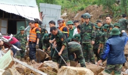 Mưa lũ ở Nha Trang: Sạt lở kinh hoàng, 22 người chết và mất tích