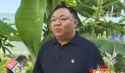 Trung Quốc: Cán bộ 8X gây tranh cãi vì ngoại hình như U60, chính quyền chống chế do áp lực công việc