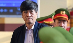 Sau khi bị đề nghị mức án, cựu tướng Hóa xin hỗ trợ y tế, nhiều nữ bị cáo bật khóc