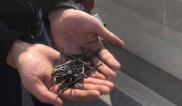 Thu gom 5 kg đinh trên cầu vượt biển dài nhất Việt Nam