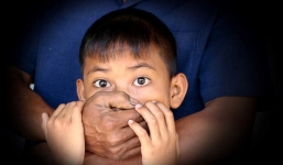 Bé trai 9 tuổi bị bắt cóc sau 1 lời dụ dỗ và nguyên tắc bố mẹ cần lưu ý để bảo vệ con