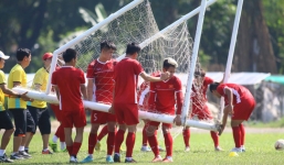 HLV Park Hang-seo 'hành xác' đội hình phụ trong nắng nóng Myanmar