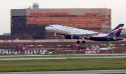 Hy hữu: Phát hiện thi thể người đàn ông trên đường băng sau khi máy bay cất cánh