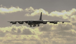 Mỹ đưa 2 oanh tạc cơ B52 đến vùng nhạy cảm ở biển Đông