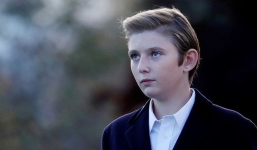 Gia đình Tổng thống Trump gây sốt khi xuất hiện cùng nhau nhưng 'soái ca' đẹp trai lạnh lùng này mới là tâm điểm