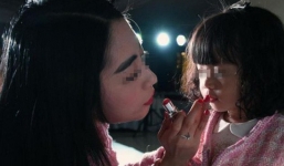 Thấy con gái không dậy thì nên đưa đi khám, bác sĩ nói một câu khiến người mẹ ân hận cả đời