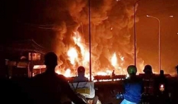 Hiện trường vụ cháy xe bồn chở xăng làm 6 người chết ở Bình Phước