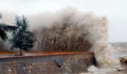 Bão số 9 di chuyển phức tạp với sức gió 100km/giờ