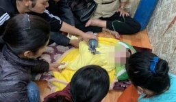 Bé trai tử vong do bị mẹ ngủ quên đè tay lên người: 'Đêm không ngủ được vì nhớ con'