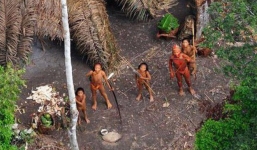 Đến thăm bộ lạc bí ẩn với mục đích kết bạn, nam thanh niên bị trai bản bắn cung chết tại chỗ