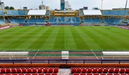 'Che' đi những khuyết điểm, SVĐ Hàng Đẫy bất ngờ được fan ĐNÁ khen... tuyệt đẹp