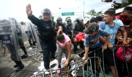 Tổng thống Trump dọa đóng cửa chính phủ nếu Quốc hội không cấp thêm tiền xây bức tường biên giới