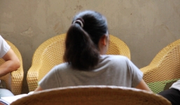 Xôn xao nữ hiệu trưởng ở TP HCM tự đăng ảnh nhạy cảm trong bồn tắm