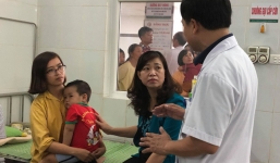 Vụ hơn 200 trẻ ngộ độc sau ăn liên hoan: Tạm đình chỉ Hiệu trưởng trường mầm non