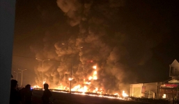 Vụ xe bồn lật khiến 6 người chết ở Bình Phước: Lửa lại tiếp tục bùng lên tại hiện trường