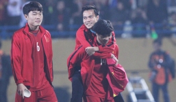 Bác sĩ chưa kết luận, Văn Toàn vẫn có thể đá lượt về Bán kết AFF Cup 2018?