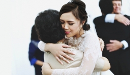 Trên đời này, đàn bà chỉ mang nợ đúng 2 người: Chị em càng ngẫm càng thấy cay mắt!