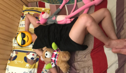 Hết cách trị chồng say xỉn, cô vợ 'bá đạo' liền lôi hết váy vóc gợi cảm mặc lên người chồng rồi chụp ảnh đăng Facebook để dằn mặt