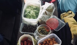 Chán cơm căn tin, cả lớp cùng nhau 'hợp tác xã' để có bữa trưa thịnh soạn như ăn cỗ