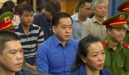 Vũ 'nhôm' khai có hai quốc tịch trước tòa