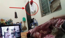 Cô gái chụp ảnh đang nằm xem phim gửi cho người yêu, dân mạng phát hiện ngay 'vật thể lạ' tố cáo ngoại tình