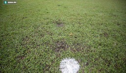 Cận cảnh nguy cơ cho đội tuyển Việt Nam: SVĐ lụp xụp, 'đầy ổ gà', 'ổ trâu'