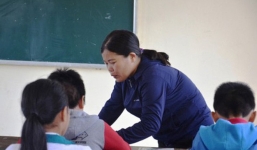 Cô giáo phạt học sinh 231 cái tát ăn được cháo, không muốn tiếp xúc người ngoài